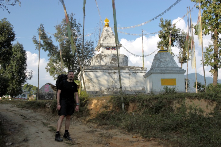 Stupa am Wegrand
