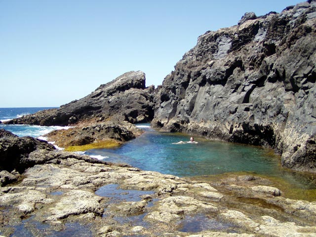 Abk&uuml;hlung im Naturpool