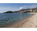 [Kieselstrand in Himara]