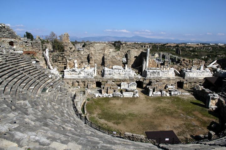 Side Amphitheater