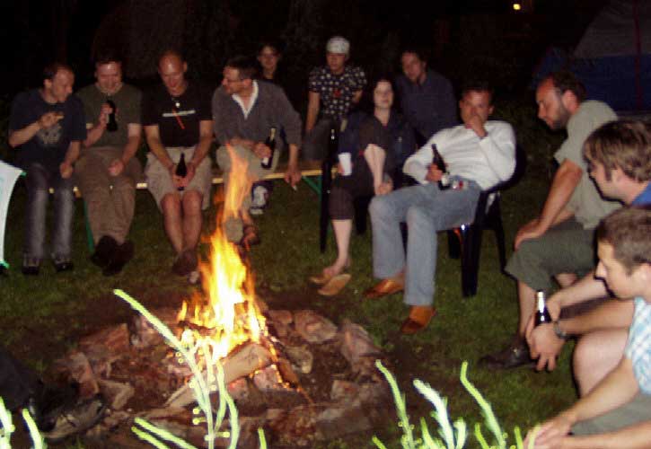 Am Lagerfeuer